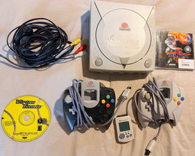 SEGA Dreamcast Console Bundle White, 2 Controllers, memory card, 2games 
