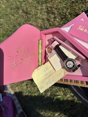 Reloj Barbie Solo en el foco LE Fossil con correa negra - 1995 Foto 1 de 2