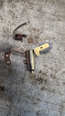 DK DV DVX DX DY D2A D3A Points Contact Breakers Contact Rotor arm and Condenser - Image 1 of 2
