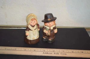 Vintage Salt and Pepper Shakers Hallmark Thanksgiving Pilgrims - Picture 1 of 4