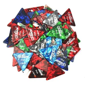 100 pz colpi per chitarra triangolare pesante 0,96 mm plettrum colori assortiti celluloide - Foto 1 di 3