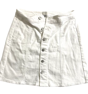 Mini Falda vaquera deportiva blanca denim talla 8 bolsillos vaqueros 6 botones delanteros un nuevo día - Imagen 1 de 5