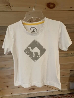 MINT Jobedu WHITE "Camel Crossing" Kuwait T Shirt Boys L or a US Youth M $26 - Image 1 of 4