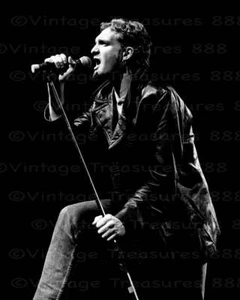 Layne Stayley Performs Live - Alice in Chains - Photo Print Poster - Picture 1 of 1