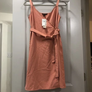 Banana Republic Salmon Pink wrap Dress Size 00P - Picture 1 of 14