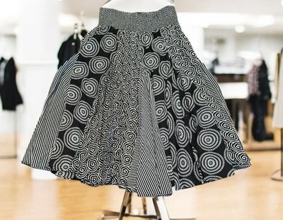 Maxi Falda Completa Grace Elements Cintura Ajustada Asimétrica Geo Estampada Talla L Foto 1 de 2