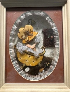 Sun Bonnet Sue Antique oval wood frame art 3D paper decoupage portraits 4x3 in - Picture 1 of 6