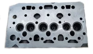 Zylinderkopf für Perkins 3.152 ohne Ventile - Bild 1 von 4