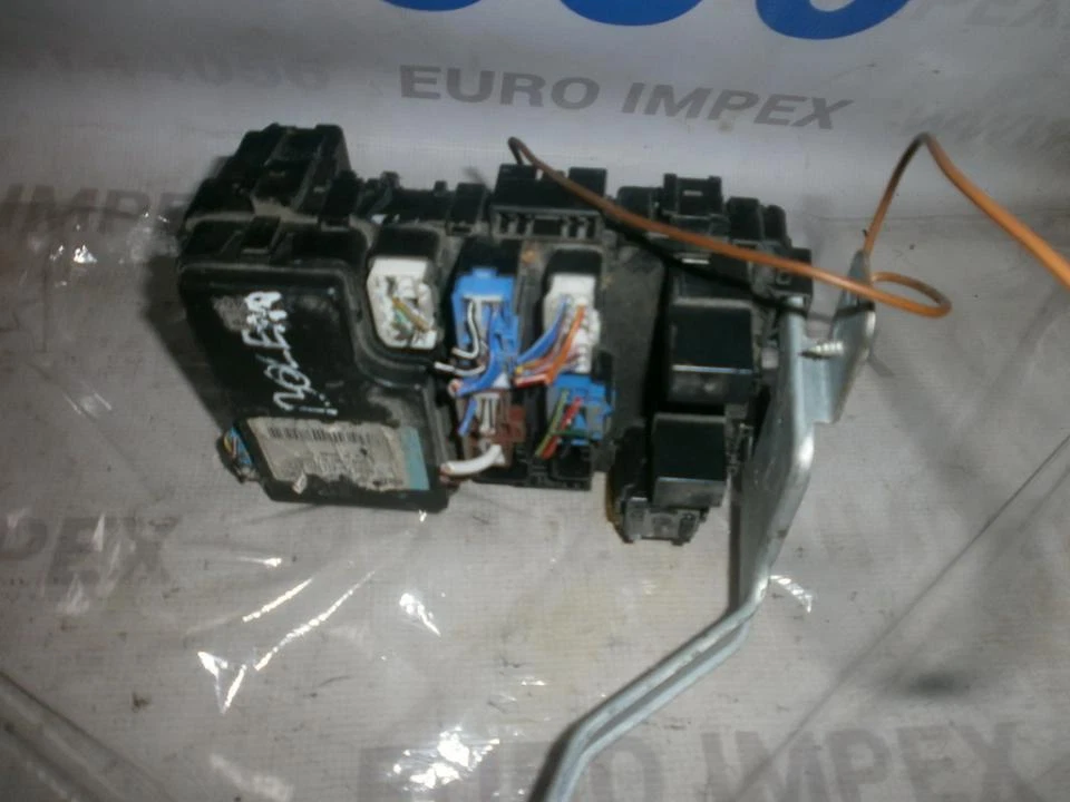 Suzuki Baleno 1997 Fuse Box 8859060g20, #7853-41 - Image 1 of 1