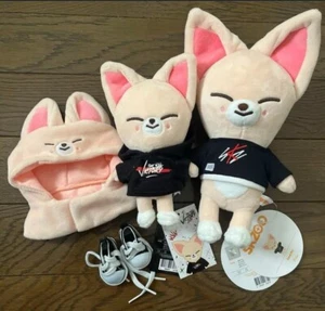 Stray Kids SKZOO Original ver. FoxI.Ny & Mini Plush Penlight Covers Sneakers - Picture 1 of 1