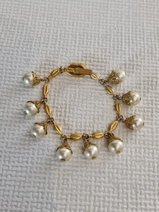 Lulu Guinness Lips & Pearls Gold Plated Bracelet - Picture 1 of 14