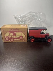 Ertl Ford 1917 Model T Van EASTERN STATES EXPOSITION DIECAST Bank NIB W/ Key - Picture 1 of 13