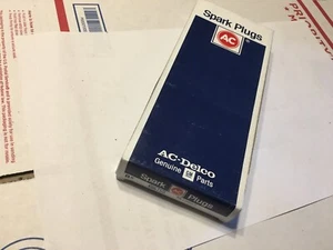 AC Delco GM OEM Box of 8 R86TS5 Spark Plugs 5613807 - Bild 1 von 2