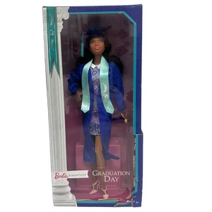Barbie Graduation Day Doll Signature African American Box Has Some Damage FMP25 - Bild 1 von 6
