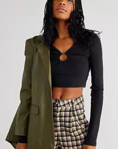 Free People Top kurzes Top Schlüssel zu meinem Herzen Boho Metallring schwarzes geripptes Oberteil S - Bild 1 von 4