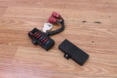 Conjunto de caixa de fusíveis 1986 Honda VF700 MAGNA - Imagem 1 de 4