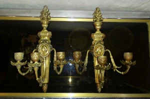 Paire d'applique 3 feux en bronze portrait en médaillon type Louis XVI - Imagen 1 de 11