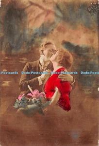 Postal fotográfica antigua besándose mujer y hombre R406278 - Imagen 1 de 4