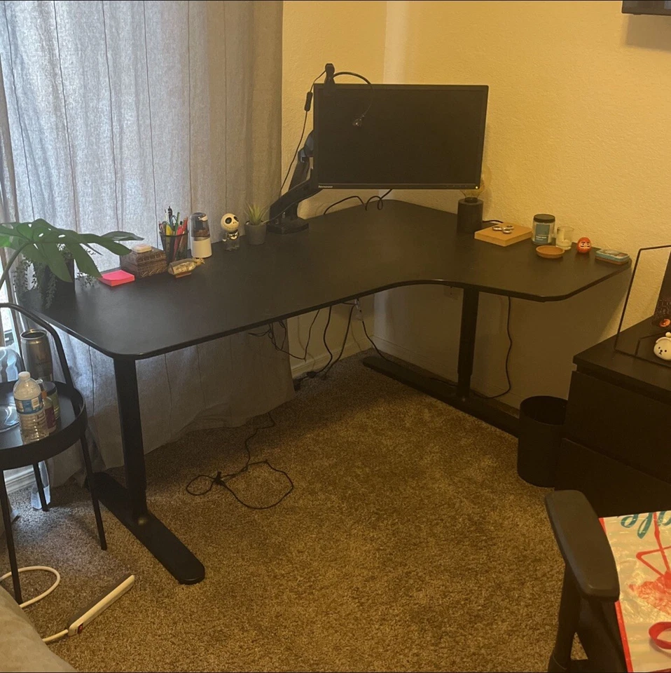 Escritorio de ordenador en forma de L Foto 1 de 2