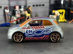 Hot Wheels 2018 FIAT 500 Gray pr5 2/5 HW DAREDEVILS Preowned - Picture 1 of 8