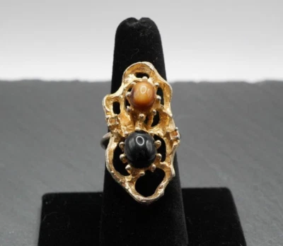 Винтажное коктейльное кольцо Vogue размер 6,5 золотистый тон искусственный кошачий глаз и оникс ювелирные изделия - Изображение 1 из 4