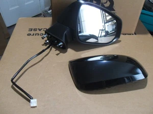 TRQ Right Mirror Fits 2022 Toyota Corolla Cross Blind Spot Heated NOS - Picture 1 of 14