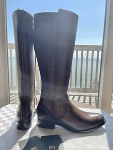 Stivali alti FRYE Melissa borchie zip posteriore pelle marrone cioccolato nuovi con scatola taglia 8M - Foto 1 di 12
