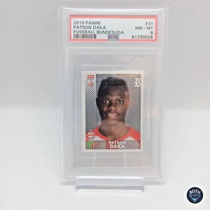 Patson Daka PSA 8 Panini 2019 como nuevo fútbol Bundesliga RB Salzburgo #31 - Imagen 1 de 2