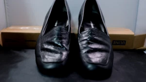 Vintage Enzo Angiolini Liberty schwarz Krokoleder eckige Zehenpartie flache Loafer 7,5n - Bild 1 von 6