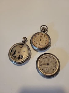 Lote de 3 relojes de bolsillo antiguos piezas o reparación hechos en EE. UU. Senhauser Clothing Co. - Imagen 1 de 12