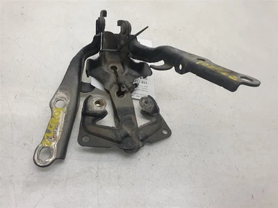 2007 TOYOTA CAMRY LEFT AND RIGHT SIDES HOOD HINGES  - Image 1 of 4