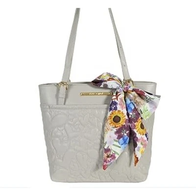 ¡Nuevo! Bolso de hombro Betsey Johnson XO Aaliya Shopper con bufanda gris  Foto 1 de 4