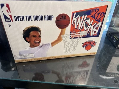 Nuevo en caja NBA Knicks 212 sobre la puerta colgante mini aro Foto 1 de 4