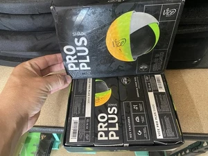 Pelotas de golf Vice Pro Plus SHADE edición limitada amarillo naranja nuevas en caja - Imagen 1 de 3