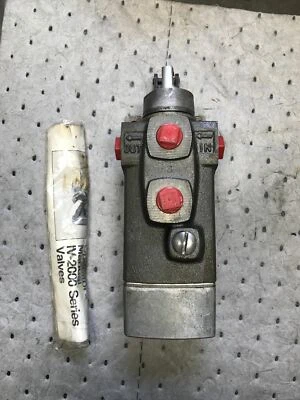 válvula de control direccional char-lynn 6011085002 1500 IV 2000 Foto 1 de 4