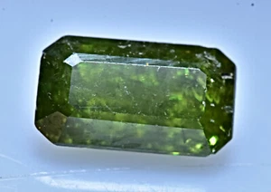 2,30 Karat olivfarben grüner Granat facettierter Edelstein aus Afghanistan - Bild 1 von 3