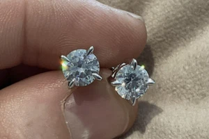 2.0 Carat Lab Created Diamond Solitaire Stud Earrings Platinum Plated 925 Silver - Picture 1 of 6