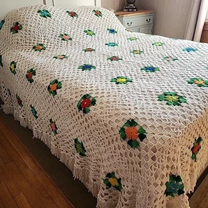 Vintage Granny Square Multi Color Flower Crochet Afghan Fringe Blanket Bedspread - Picture 1 of 16