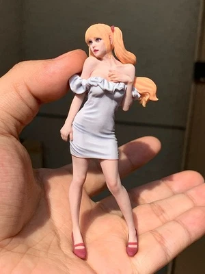 Resin Diorama 1:16 Yellow Hairl Girl Miniature Figurine Doll Toy Scene Props - Image 1 of 4