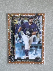 2025 Topps Holiday H54 Cal Raleigh Gold Holiday Lights Seattle Mariners - Foto 1 di 2
