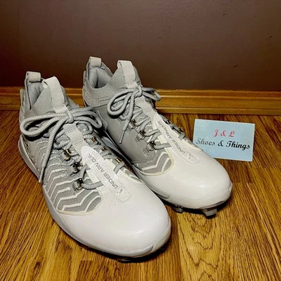 Botines de béisbol Under Armour Harper 9 Pro para hombre 13 gris blanco dorado 3027444-103 Foto 1 de 4