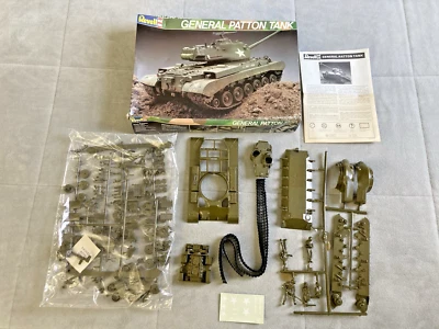 REVELL 通用 PATTON 坦克 1: 32 比例模型套件开箱 — 第 1/4 张图片