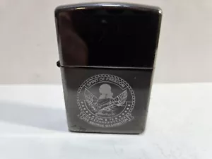 Accendino Zippo vintage funzionante US Navy USS GEORGE WASHINGTON CVN-73 6848/33 - Foto 1 di 8