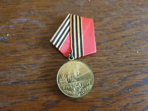 RUSSIA USSR WWII VETERAN MEDAL: 50 YEARS VICTORY ANNIVERSARY 1945-1995 - Picture 1 of 2