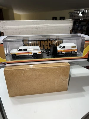 M2 Machines Squarebody Syndicate 1974 雪佛兰 Silverado C30 1973 Van G10 S45 — 第 1/4 张图片