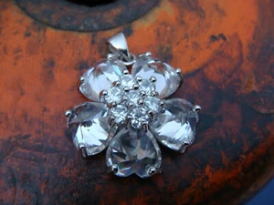 18K GP BLUME ANHÄNGER ZIRKONIA UND AUS SWAROVSKI KRISTALL  - Bild 1 von 7