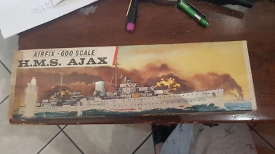 AIRFIX 1/600 H.M.S. AJAX NAVE DA GUERRA PLASTIC MODEL KIT VINTAGE - Immagine 1 di 4