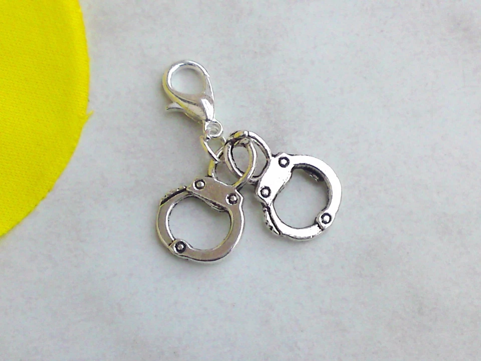 Charms Anhänger HANDSCHELLEN* Charm Fesseln Handcuff für Bettelarmband und Kette - Bild 1 von 1