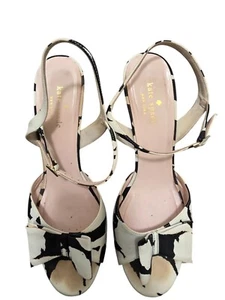 Sandalias de cuña KATE SPADE NEW YORK blancas y negras con estampado abstracto con lazo talla 9B - Imagen 1 de 24