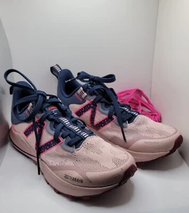New Balance Dynasoft Nitrel V4 Trailrunningschuhe Damengröße 7,5 pink blau - Bild 1 von 15